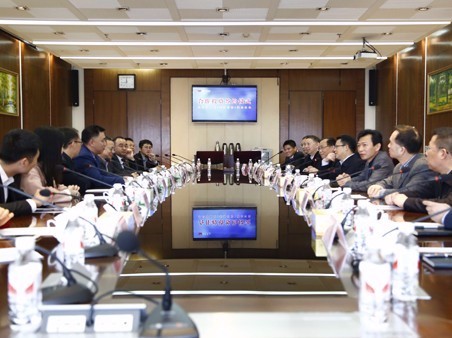丽江J9九游国际站集团和湖北宜化集团签定投资合作和谈